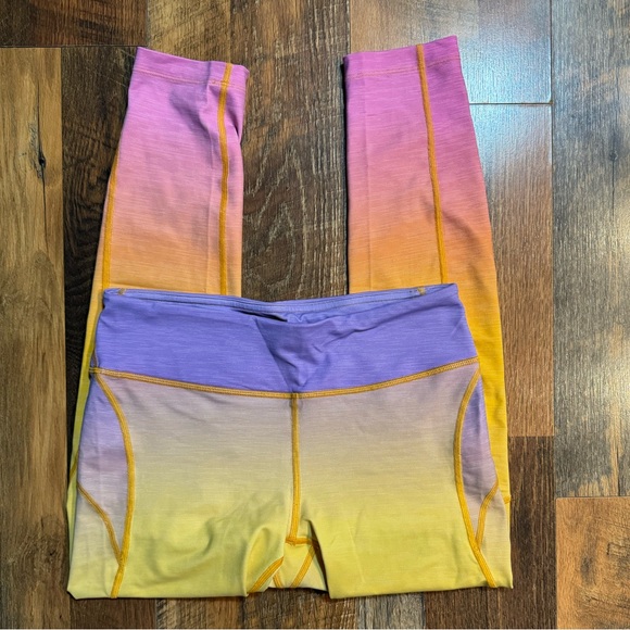 Outdoor Voices Move Free Ombré Rainbow Legging Size Medium - Picture 4 of 5